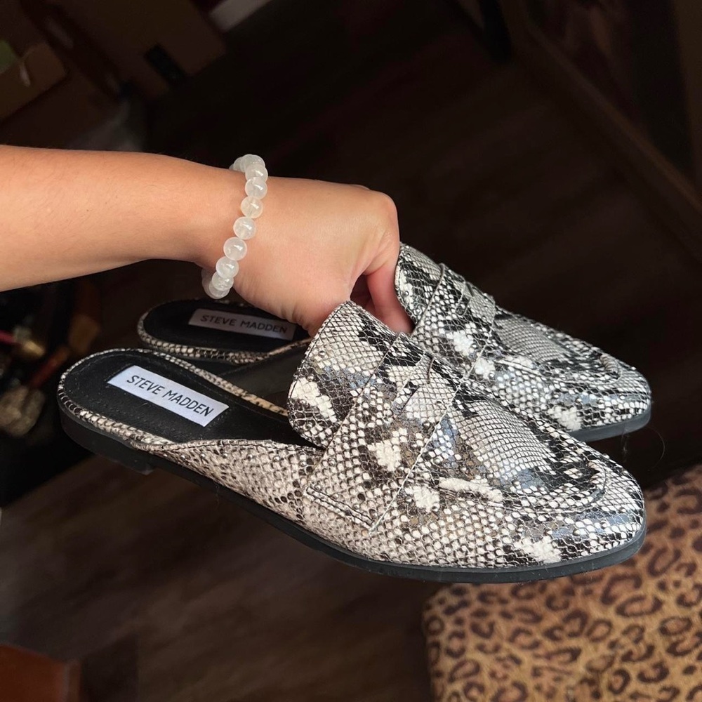 Steve Madden Black and Gray Snakeskin Mules